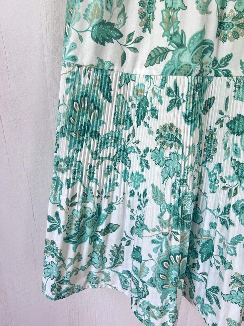 Current Air Tony Tiered Midi Dress in Green Floral Size M Puff Sleeve Pleated - Picture 7 of 15